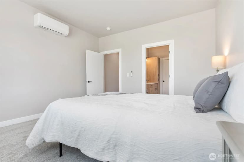 Property photo for 400 W 3rd Street #b, Everson photo 22