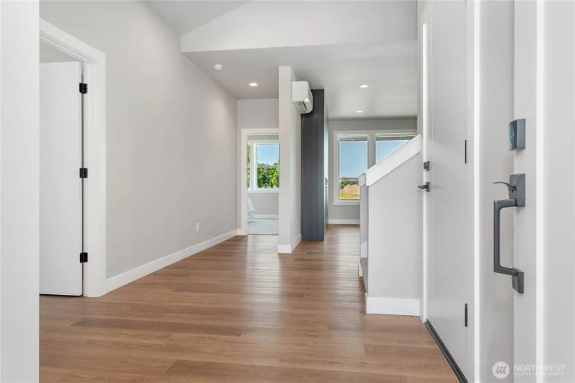 Property photo for 400 W 3rd Street #b, Everson photo 7