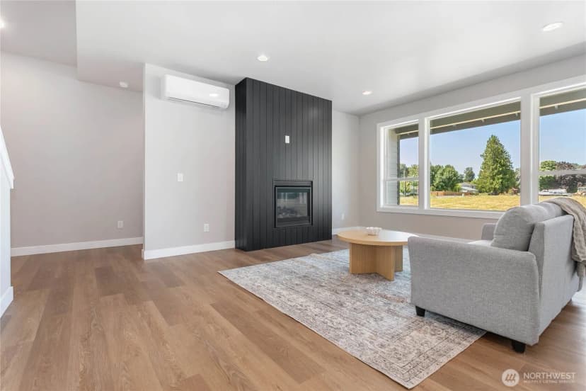 Property photo for 400 W 3rd Street #b, Everson photo 8