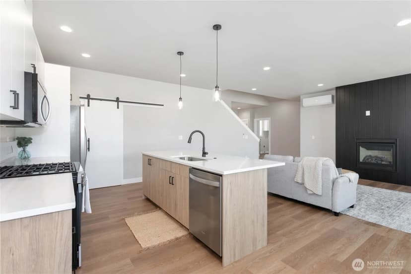 Property photo for 400 W 3rd Street #b, Everson photo 19