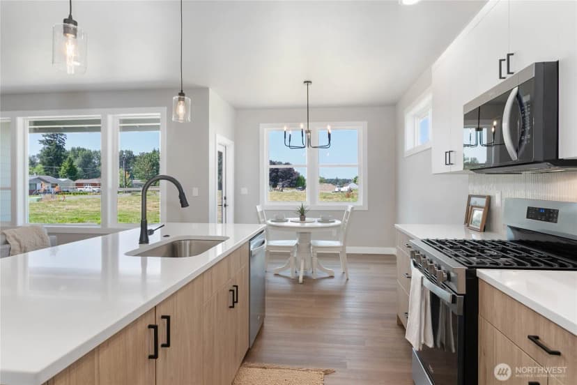 Property photo for 400 W 3rd Street #b, Everson photo 17