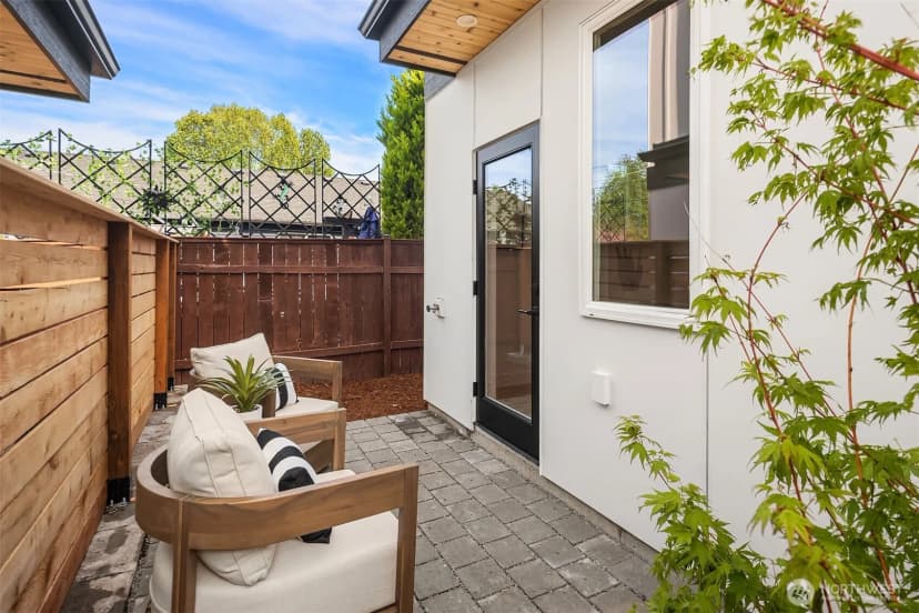 Property photo for 9006 5th Avenue S, Seattle photo 12