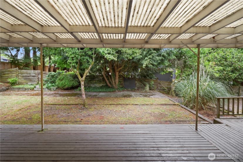 Property photo for 15415 64th Avenue Ne, Kenmore photo 24