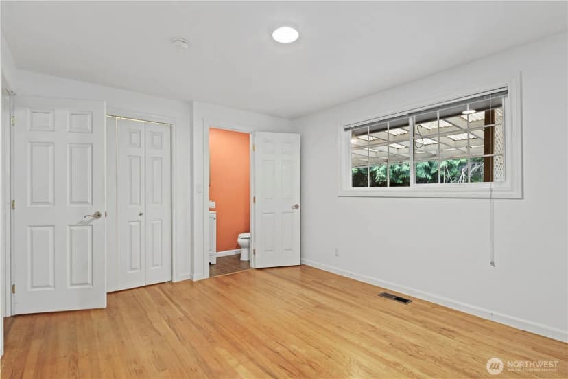 Property photo for 15415 64th Avenue Ne, Kenmore photo 20