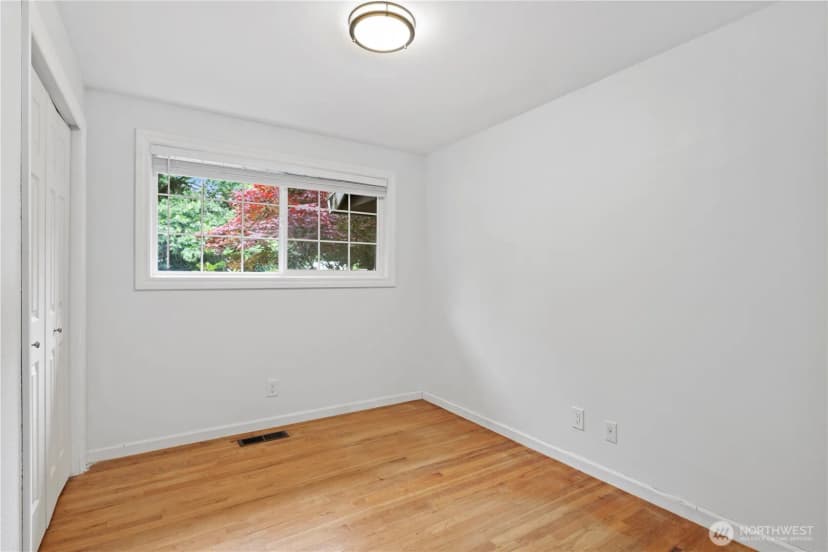Property photo for 15415 64th Avenue Ne, Kenmore photo 22