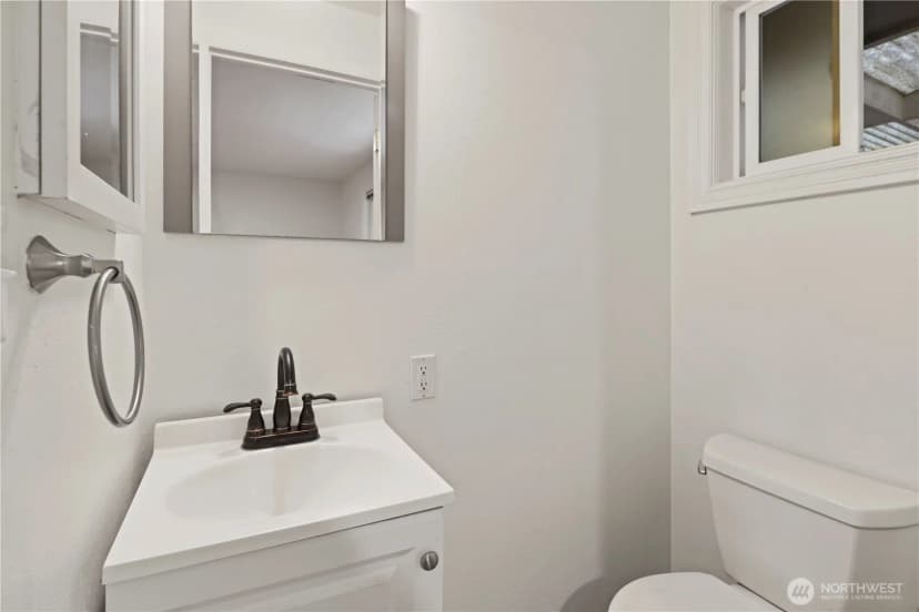 Property photo for 15415 64th Avenue Ne, Kenmore photo 19