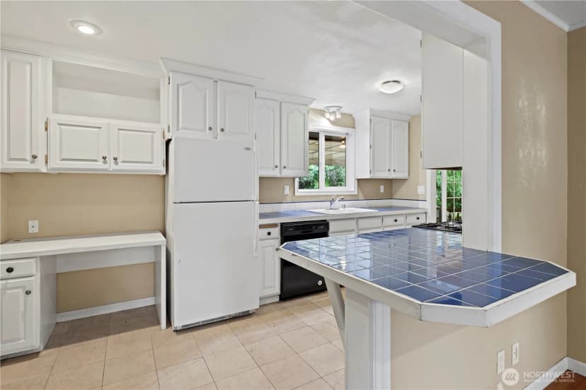 Property photo for 15415 64th Avenue Ne, Kenmore photo 16