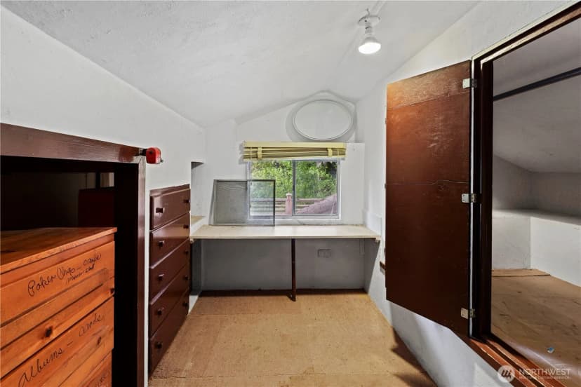 Property photo for 15415 64th Avenue Ne, Kenmore photo 32