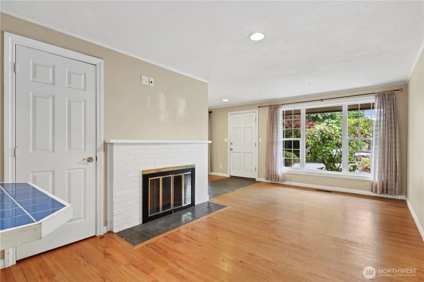 Property photo for 15415 64th Avenue Ne, Kenmore photo 11