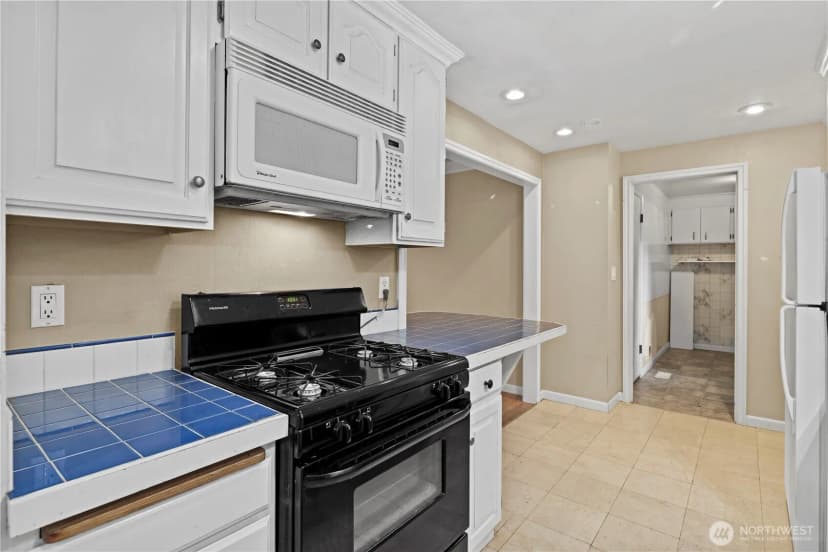 Property photo for 15415 64th Avenue Ne, Kenmore photo 13