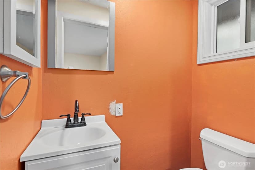 Property photo for 15415 64th Avenue Ne, Kenmore photo 21