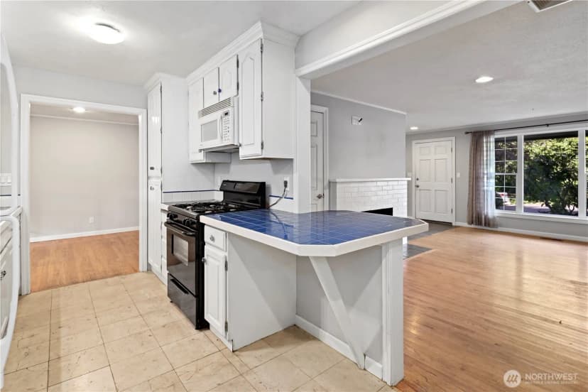 Property photo for 15415 64th Avenue Ne, Kenmore photo 13