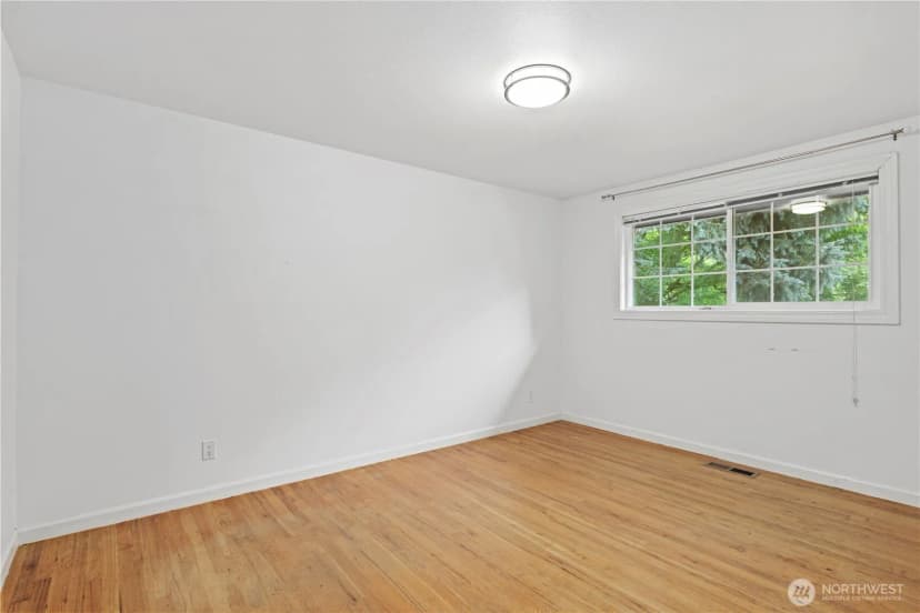 Property photo for 15415 64th Avenue Ne, Kenmore photo 21