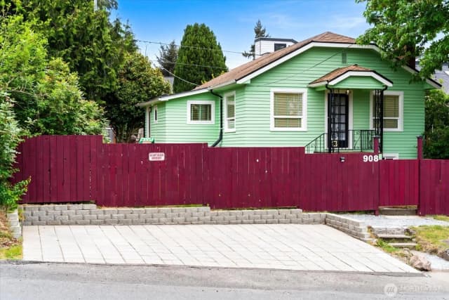 Property photo for 908 N 102nd, Seattle photo 2