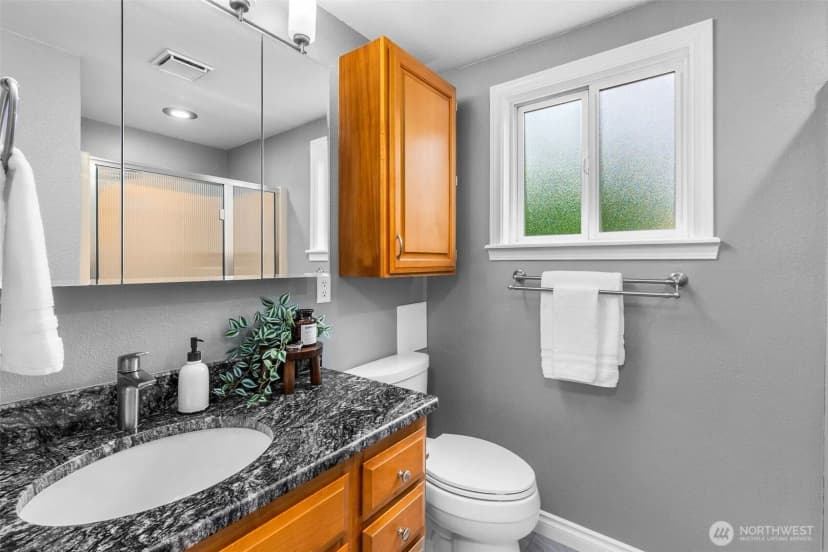 Property photo for 1033 Summit Lake Circle Nw, Olympia photo 20