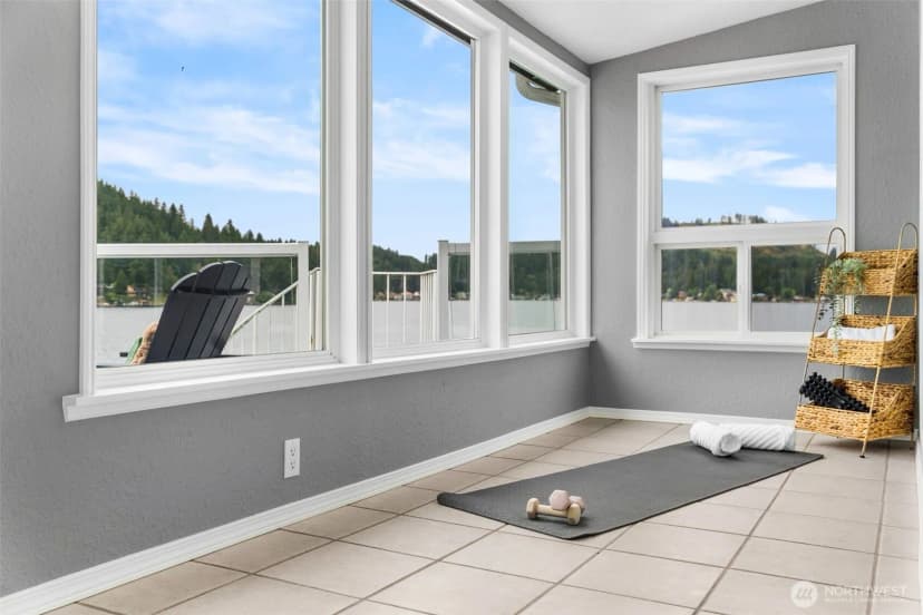 Property photo for 1033 Summit Lake Circle Nw, Olympia photo 15