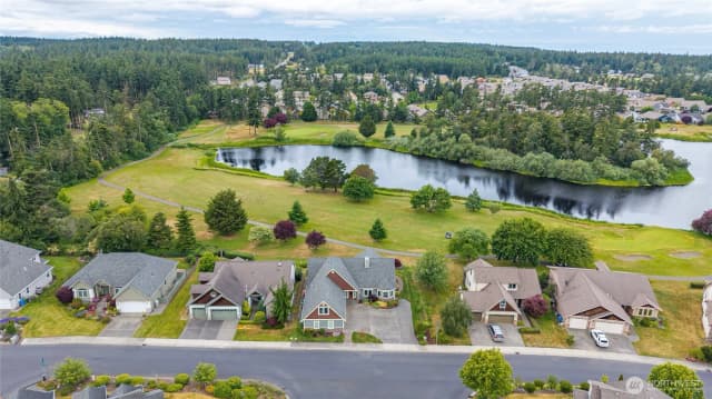 Property photo for 1767 Sw Waterside Court, Oak Harbor photo 2
