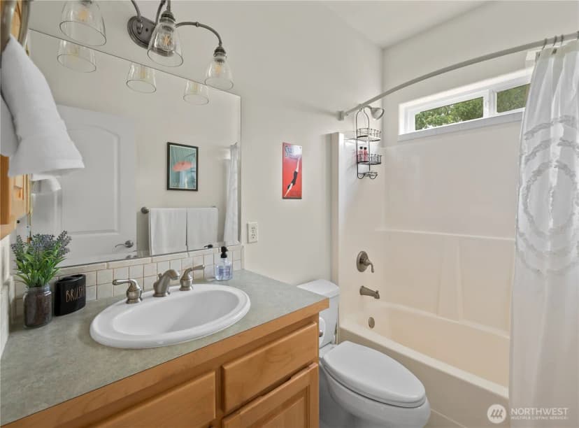 Property photo for 1767 Sw Waterside Court, Oak Harbor photo 35