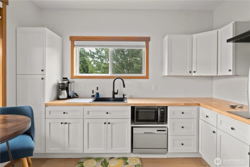 Property photo for 1767 Sw Waterside Court, Oak Harbor photo 30