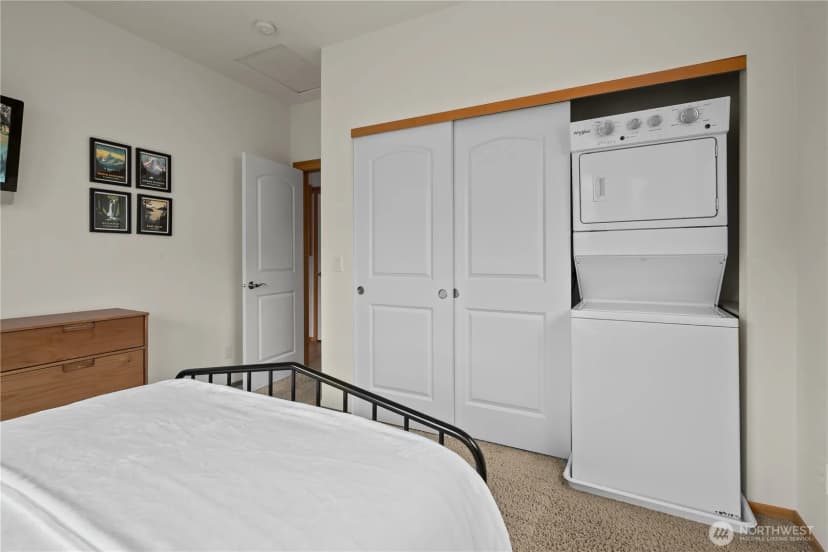 Property photo for 1767 Sw Waterside Court, Oak Harbor photo 34