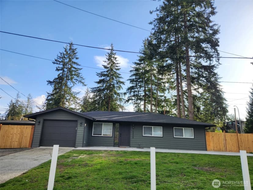 Property photo for 16405 Ne 16th Place, Bellevue