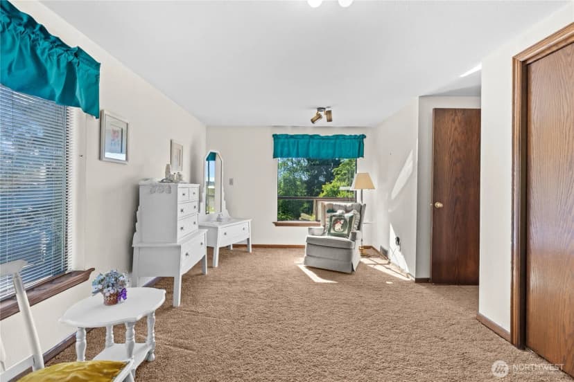 Property photo for 1706 S Sunset Drive, Tacoma photo 32