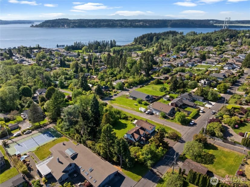 Property photo for 1706 S Sunset Drive, Tacoma photo 37