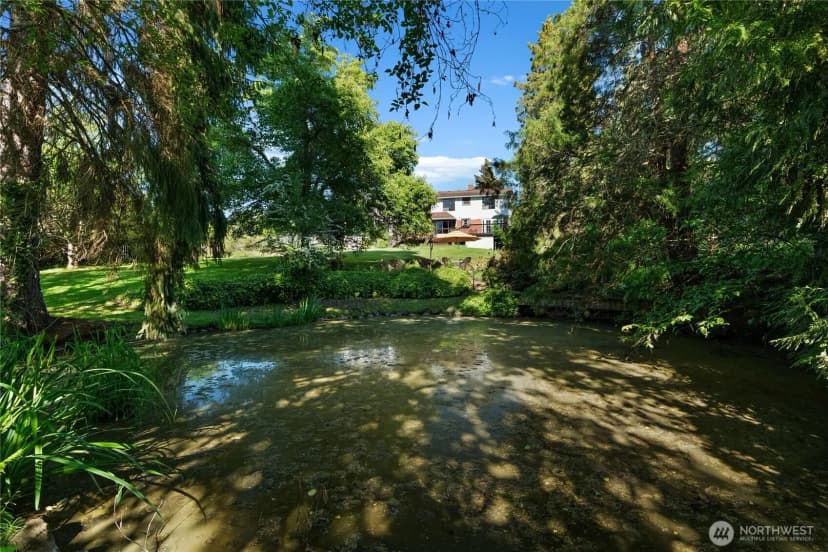 Property photo for 1706 S Sunset Drive, Tacoma photo 9