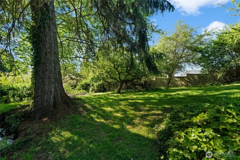 Property photo for 1706 S Sunset Drive, Tacoma photo 12