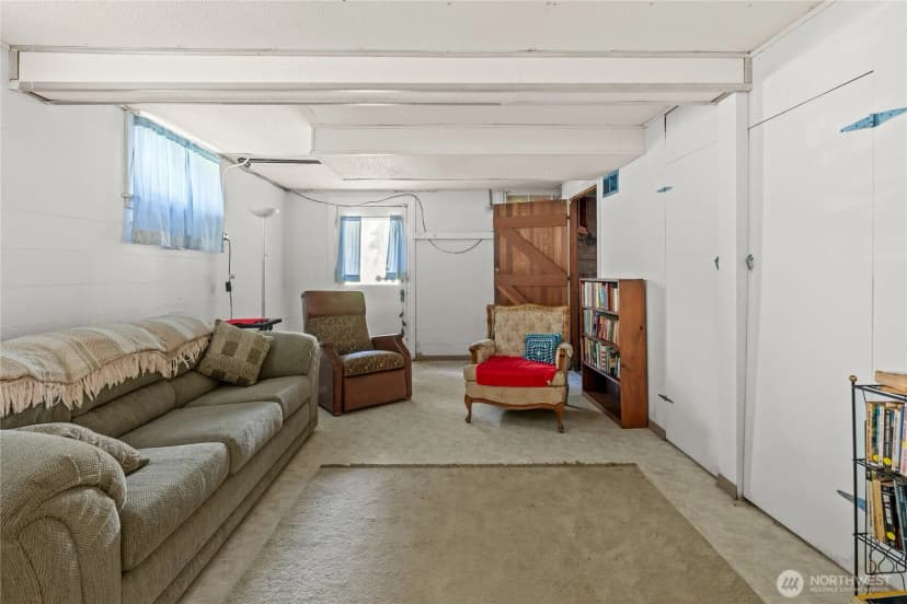 Property photo for 1706 S Sunset Drive, Tacoma photo 33