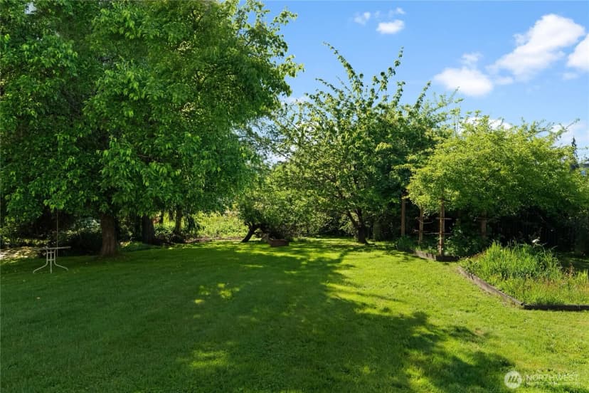 Property photo for 1706 S Sunset Drive, Tacoma photo 7