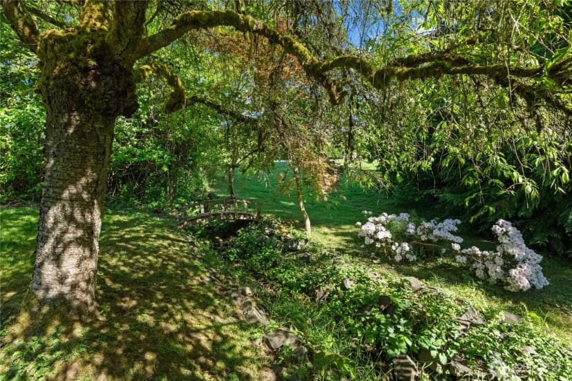 Property photo for 1706 S Sunset Drive, Tacoma photo 6