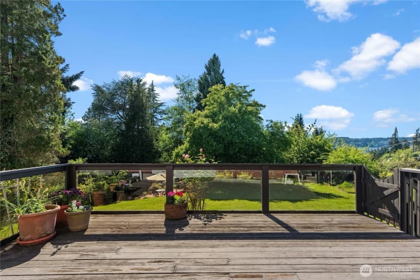 Property photo for 1706 S Sunset Drive, Tacoma photo 5