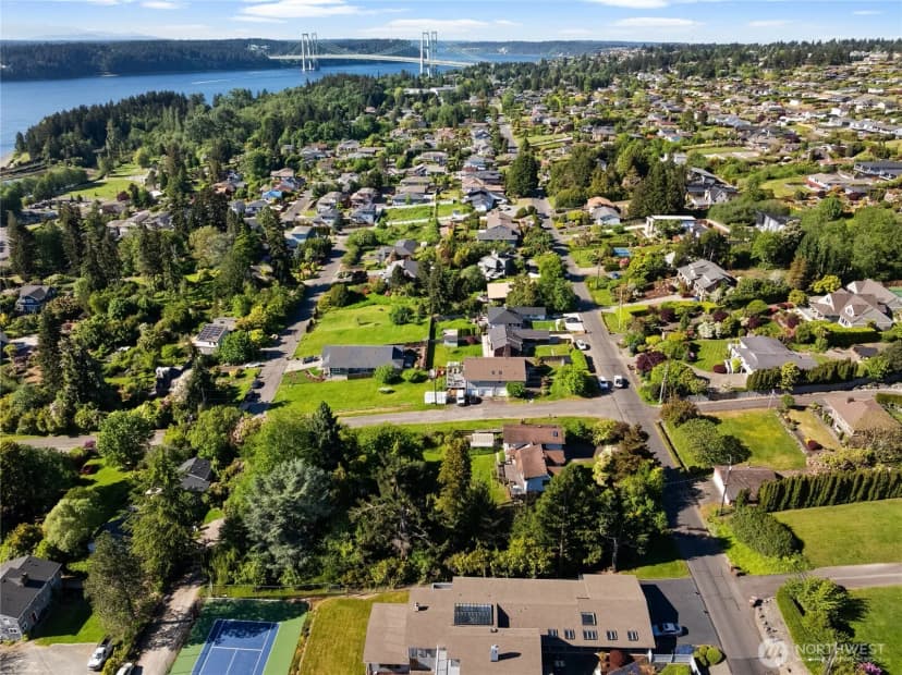 Property photo for 1706 S Sunset Drive, Tacoma photo 38