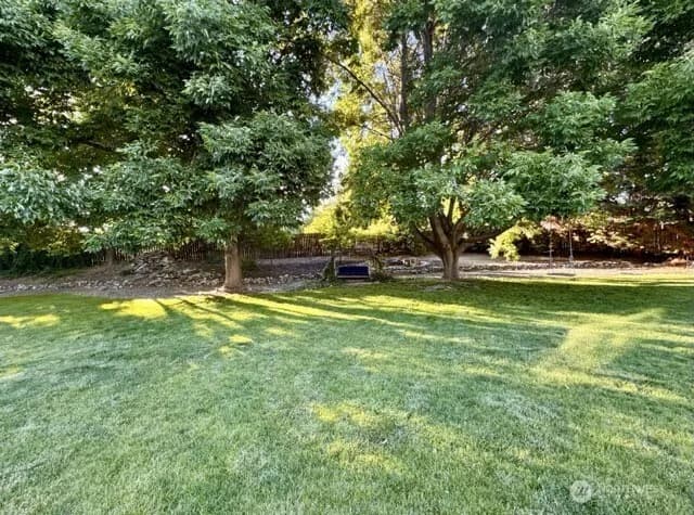 Property photo for 2453 Grand Avenue, East Wenatchee photo 25
