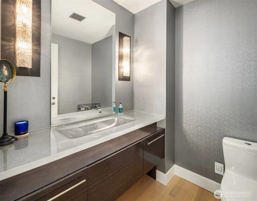 Property photo for 99 Union Street #1704, Seattle photo 17