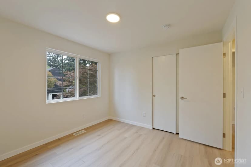 Property photo for 12057 20th Avenue Ne, Seattle photo 18