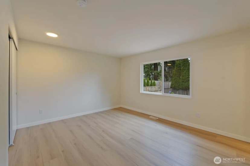 Property photo for 12057 20th Avenue Ne, Seattle photo 16