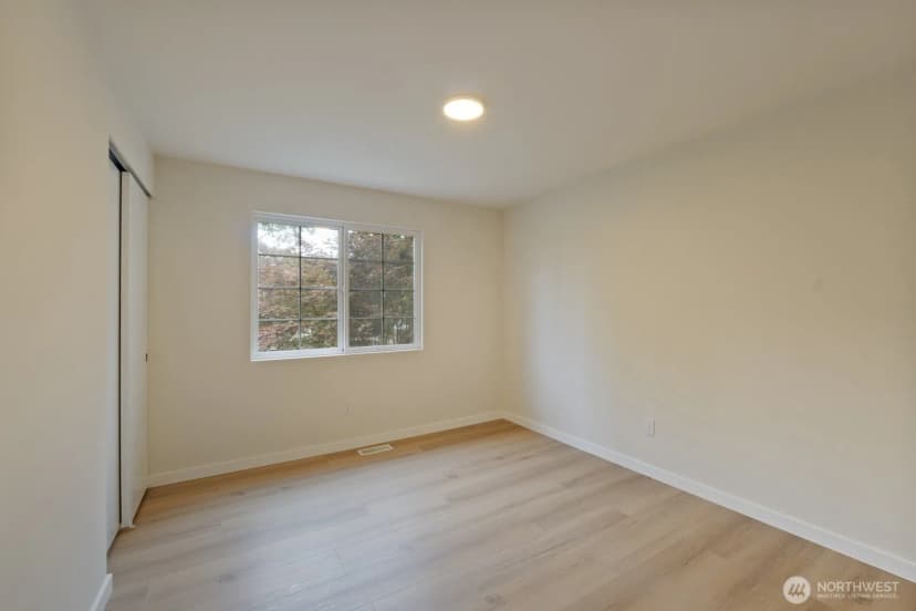 Property photo for 12057 20th Avenue Ne, Seattle photo 17