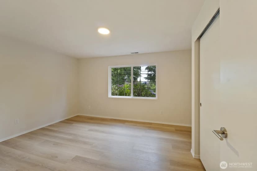 Property photo for 12057 20th Avenue Ne, Seattle photo 14