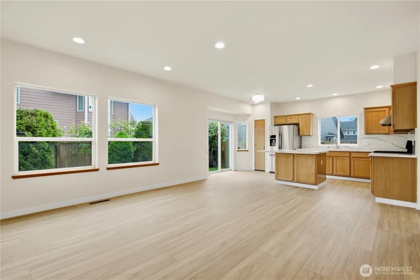 Property photo for 460 Ilwaco Avenue Ne, Renton photo 6