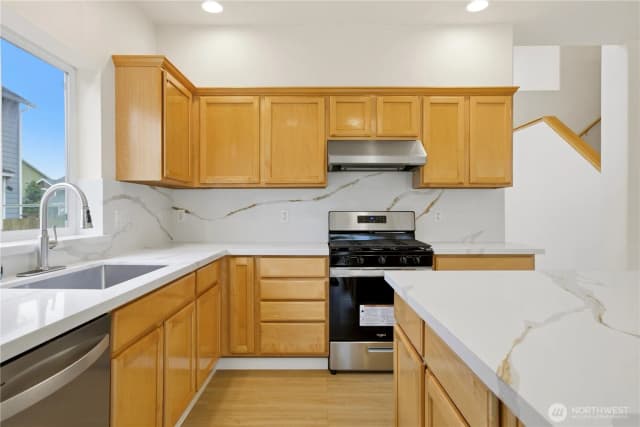 Property photo for 460 Ilwaco Avenue Ne, Renton photo 5