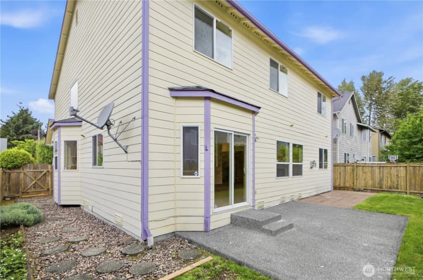 Property photo for 460 Ilwaco Avenue Ne, Renton photo 15