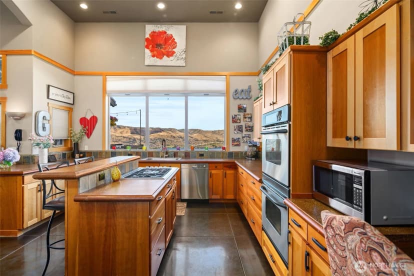 Property photo for 340 Hawks Meadow Road, Chelan photo 11