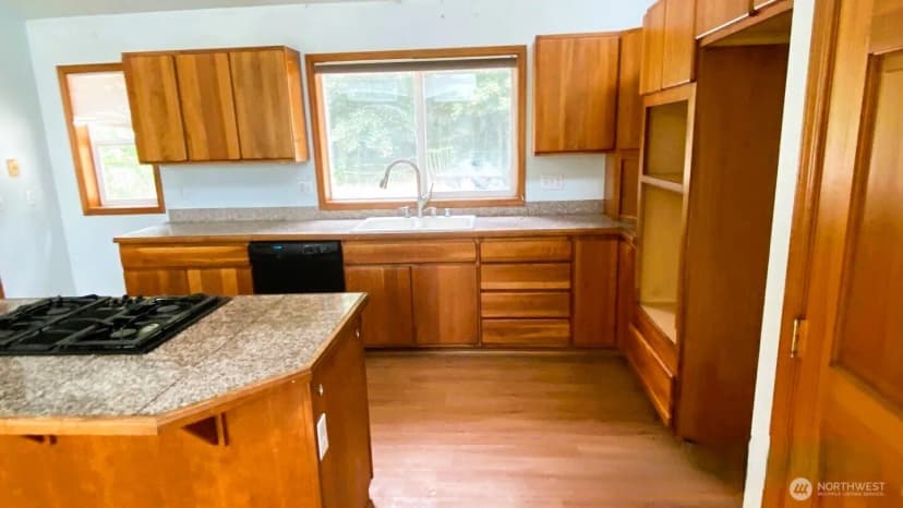 Property photo for 8418 358th Street S, Roy photo 4