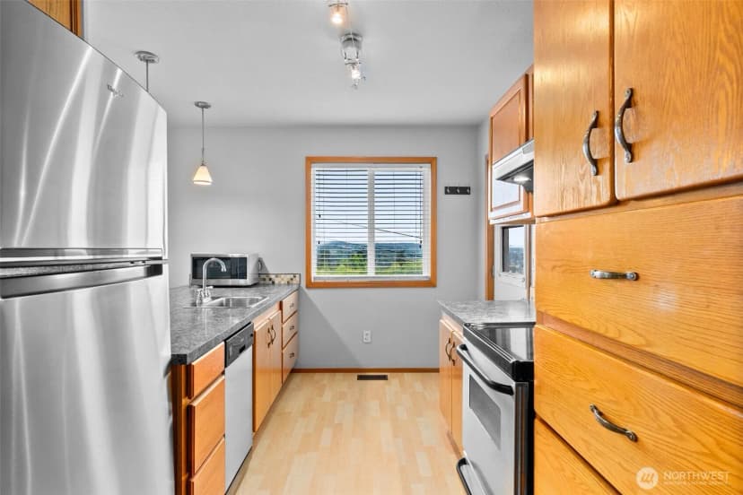 Property photo for 2025 5th Street Se, Puyallup photo 26