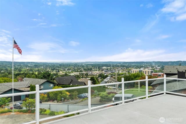 Property photo for 2025 5th Street Se, Puyallup photo 2