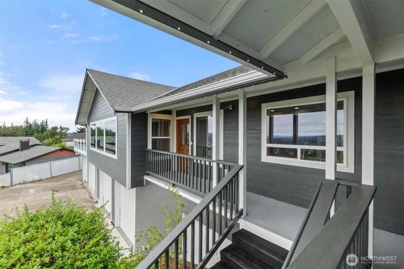 Property photo for 2025 5th Street Se, Puyallup photo 4
