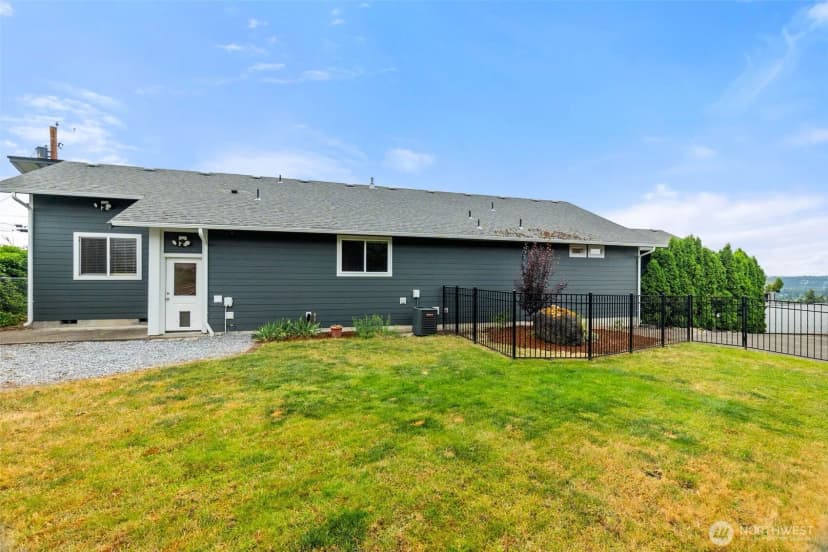 Property photo for 2025 5th Street Se, Puyallup photo 38