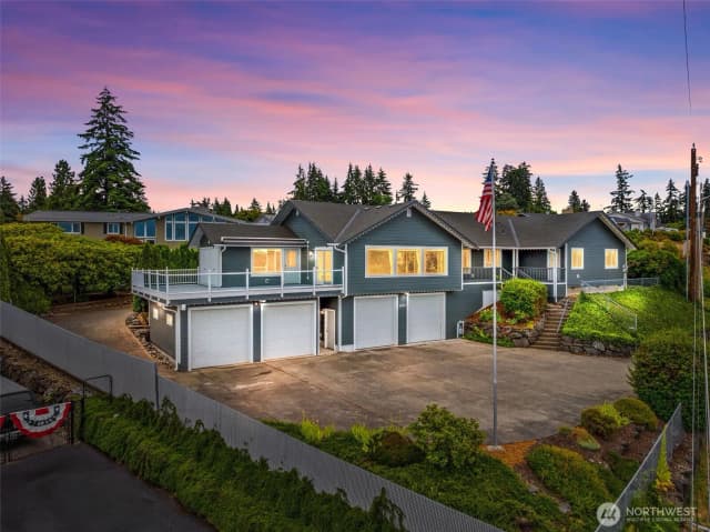 Property photo for 2025 5th Street Se, Puyallup